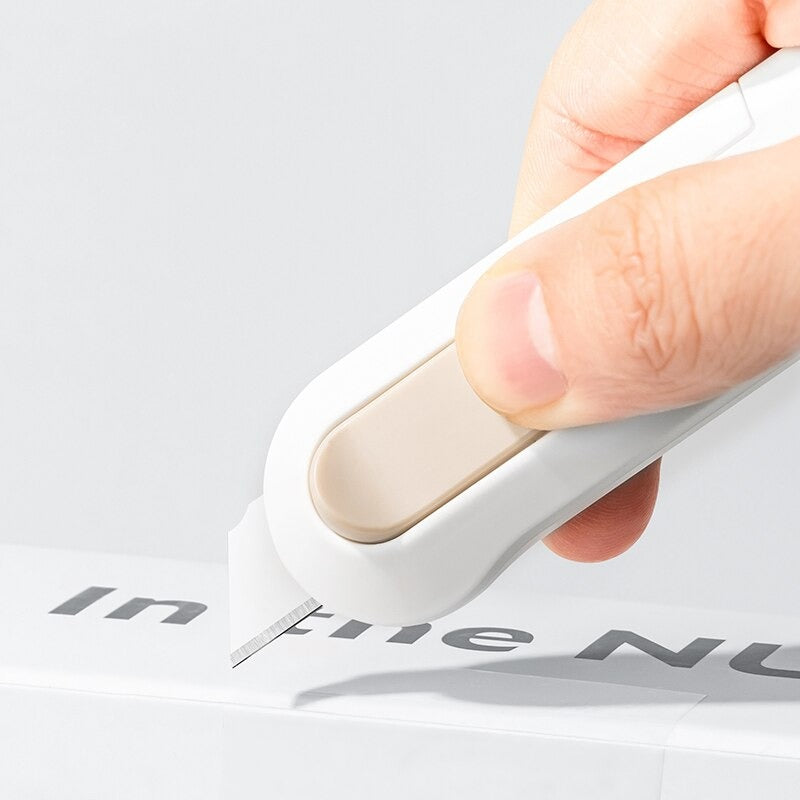 Cuttermesser mini Tapetenschneider Teppichschneider Bastelmesser