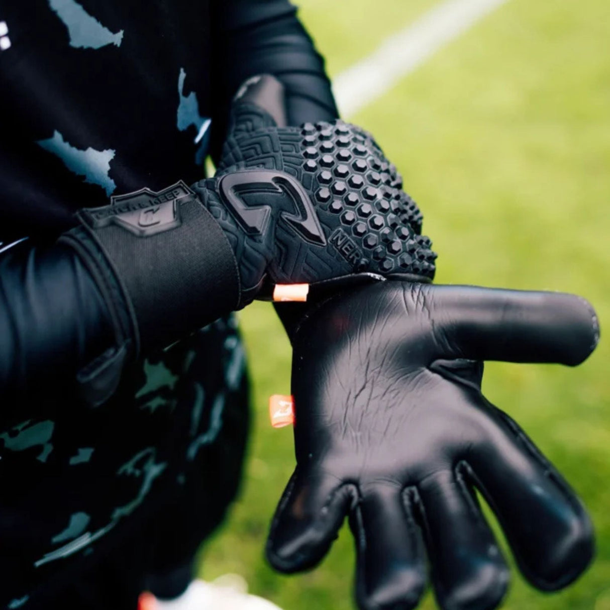 Fussballhandschuhe Nero Deep Dark Gr. 11 Torwart Goalie Handschuhe