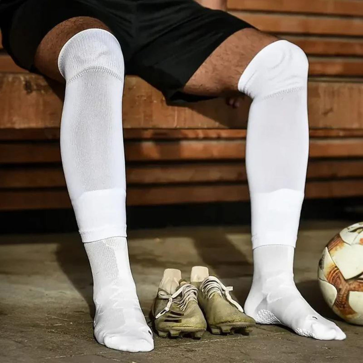 Fussballstulpen und Socken Grösse 42-47 Weiss Set Tubxx und GripSoxx