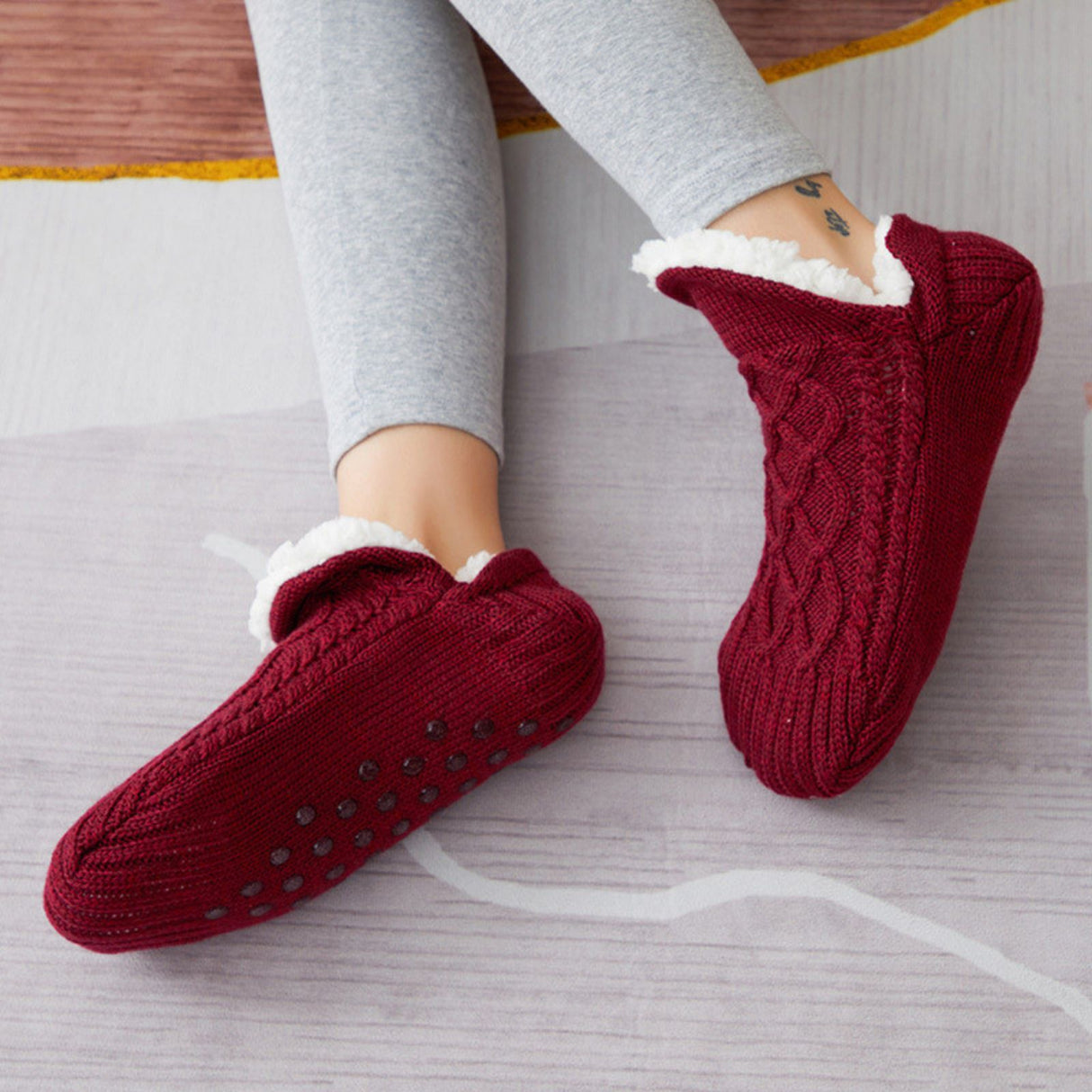 Hausschuhe Gr. 35-38 Wintersocken Kuschelsocken Fuzzy-Socken Pantoffeln