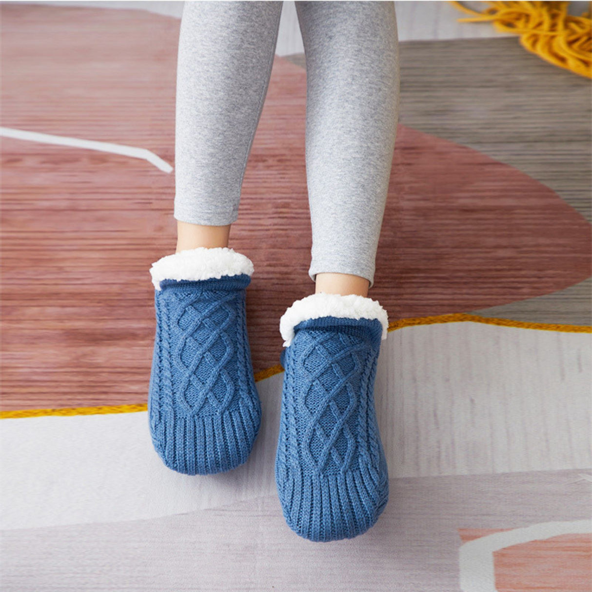 Fuzzy-Socken Gr. 43-46 Pantoffeln Wintersocken Kuschelsocken Hausschuhe
