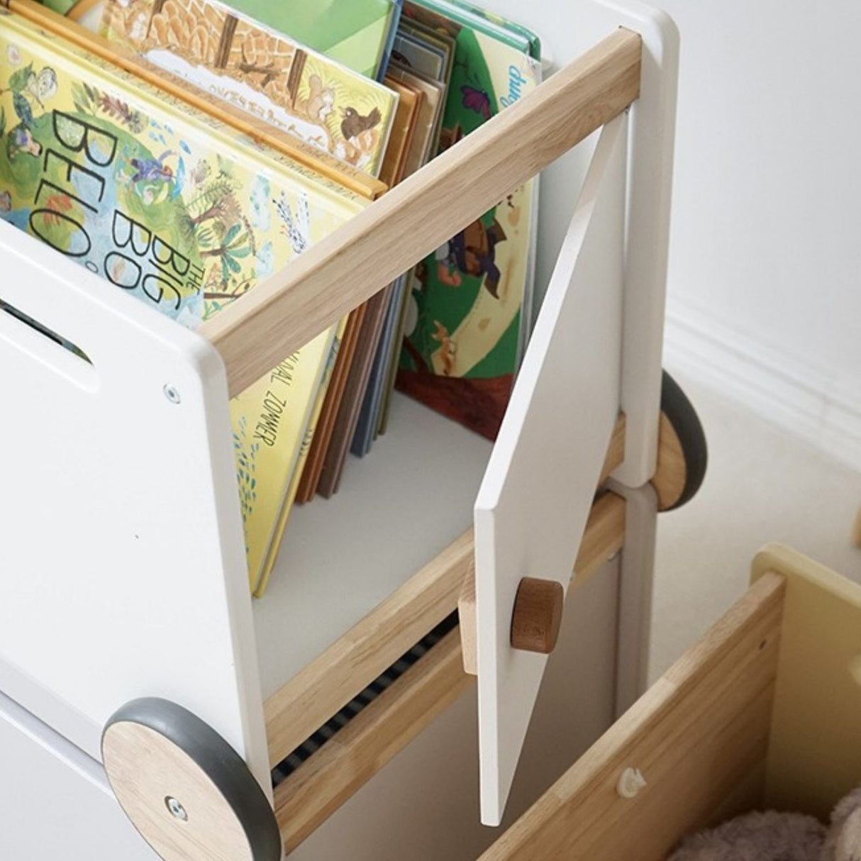 Spielzeugkiste auf Rollen Spielzeugwagen Bücherkiste Holz-Rollbox